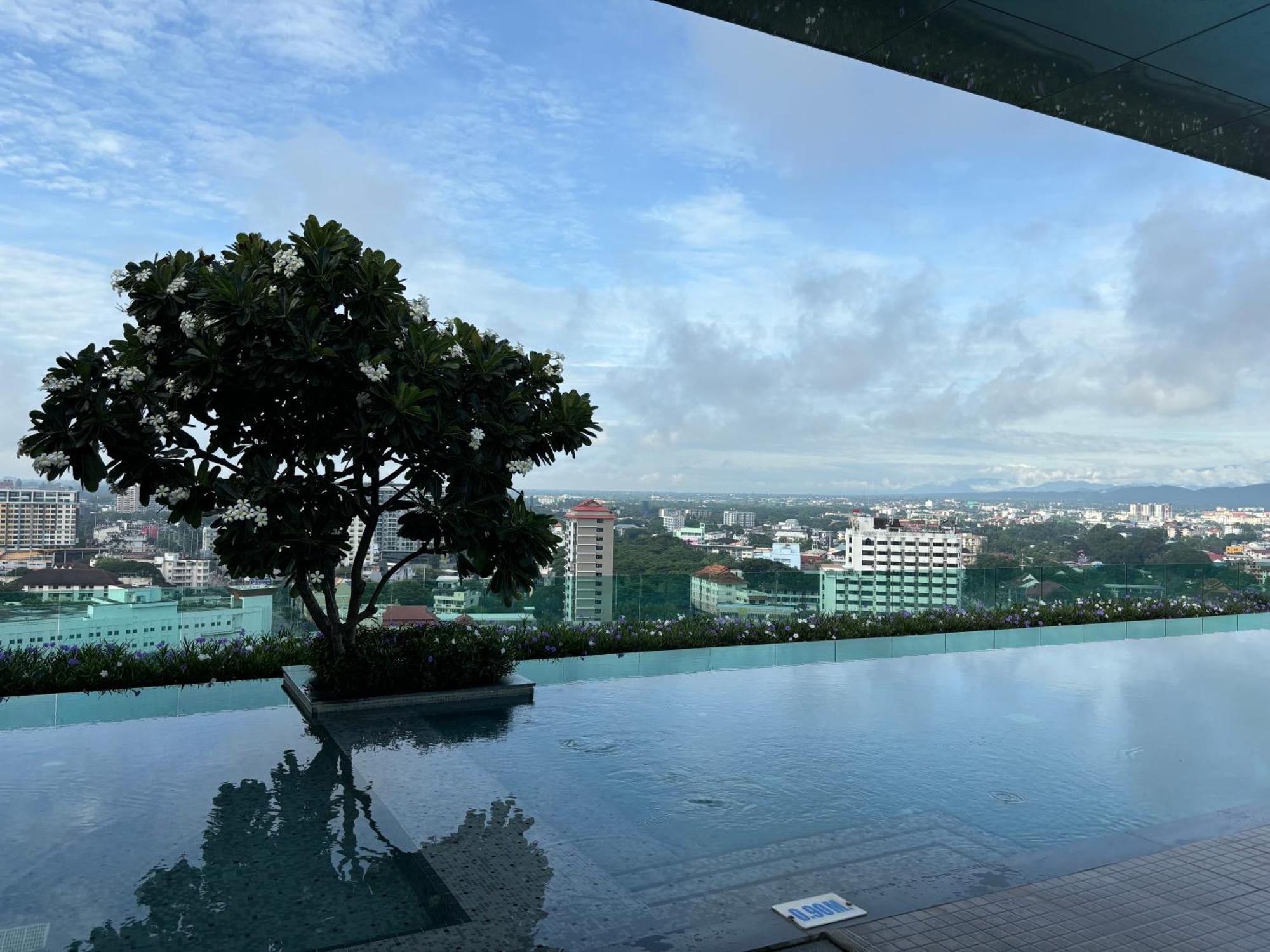 Bee Friend Hotel Chiang Mai Exterior photo