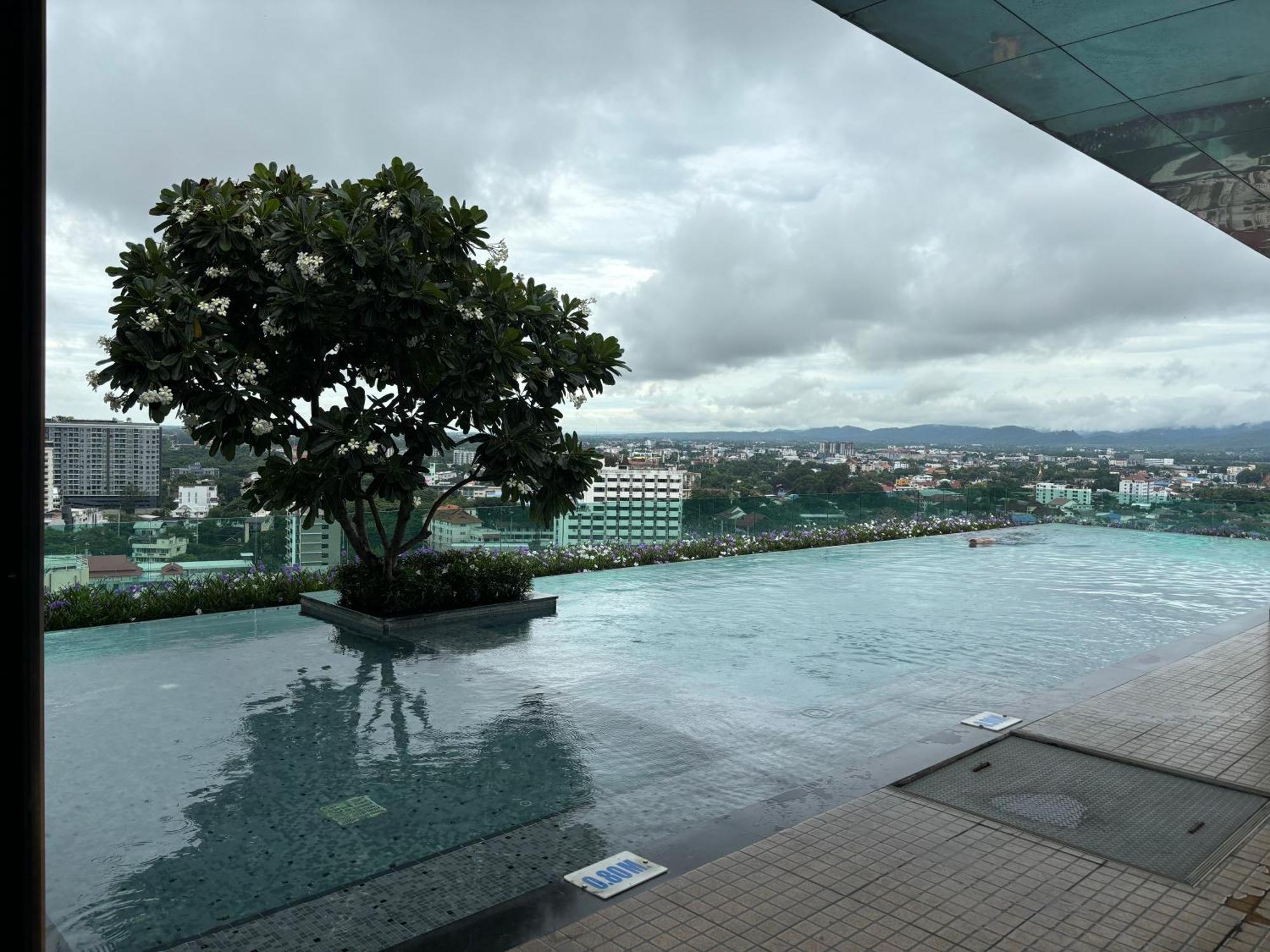 Bee Friend Hotel Chiang Mai Exterior photo